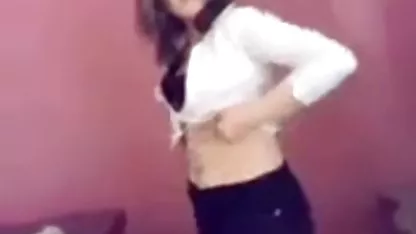 Gadis bikep ibu hamil kacamata