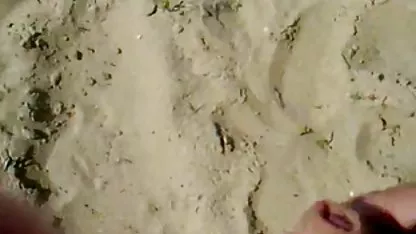 Pasangan bookep hamil di pantai