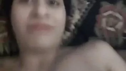 Bersemangat muda di video bokep hamil muda tempat tidur
