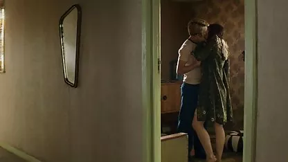 Jadi sangat seksi suka tante hamil mesum menggigit La